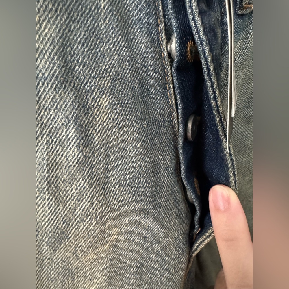BoohooMAN Relaxed Rigid Cross Applique Denim Jeans antique blue - Picture 7 of 11